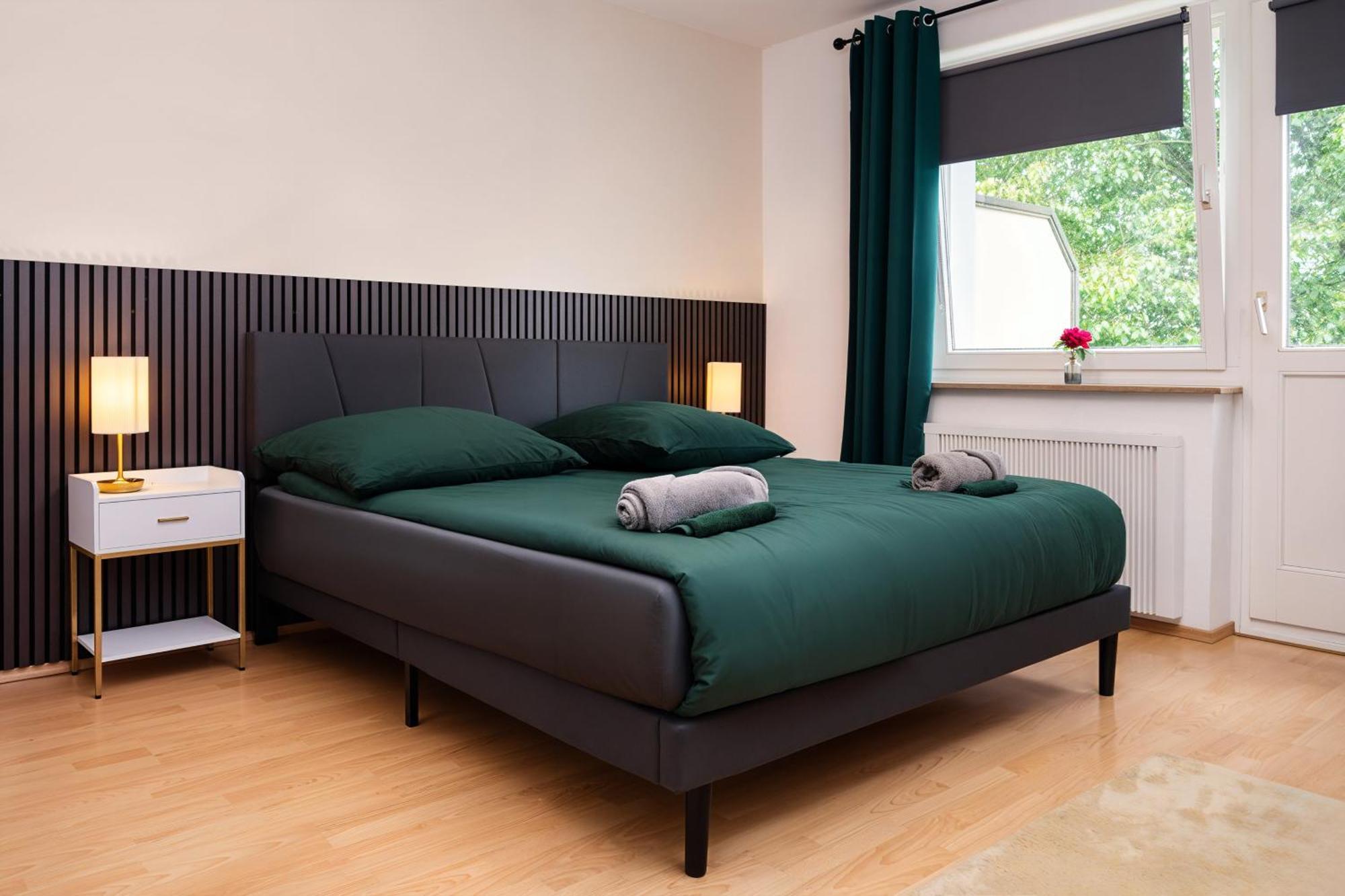 Smart Home - Essen - Perfect For 5 Guests! Central - Balcony - Netflix - Free Parking Zone Екстер'єр фото